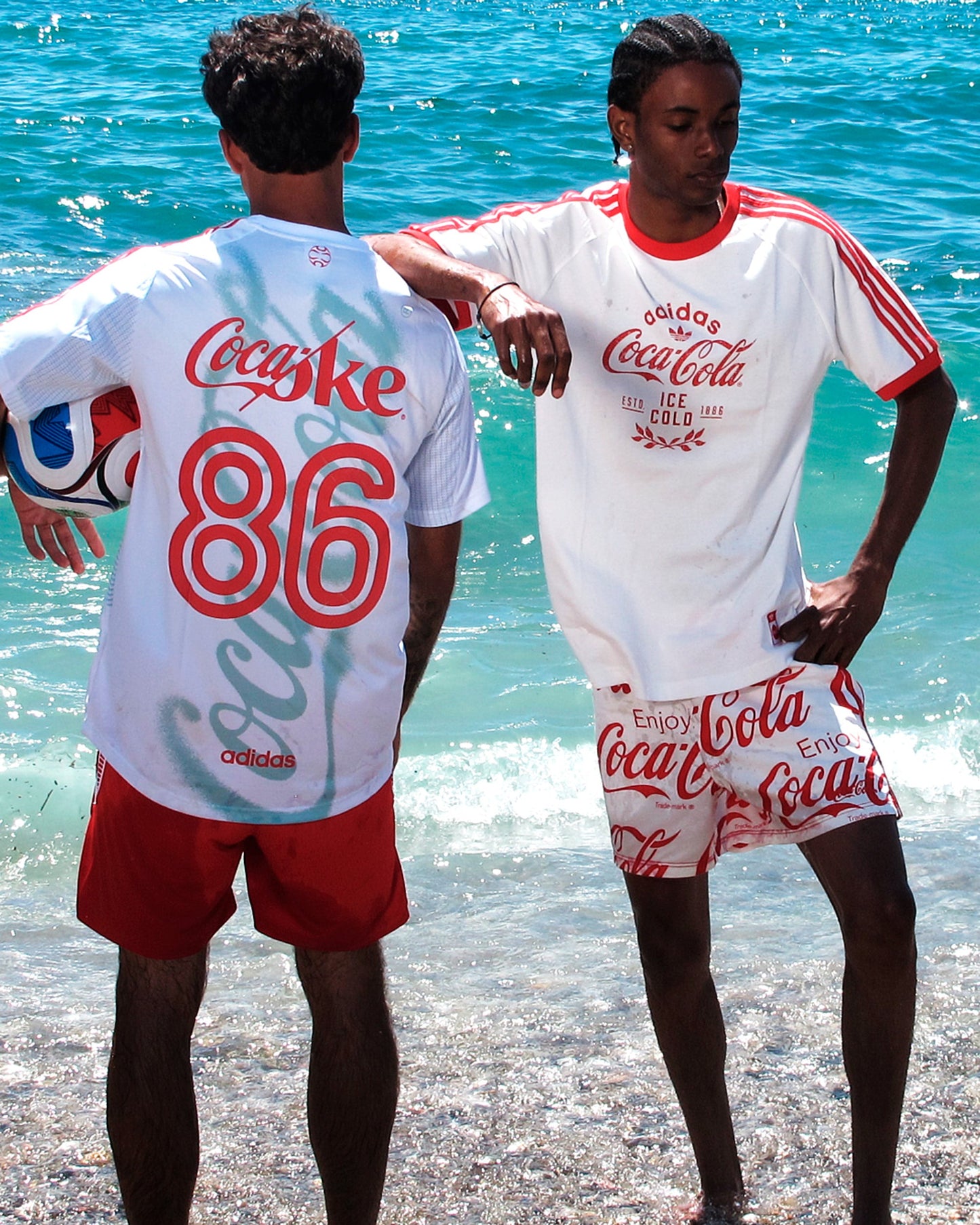 Camiseta con logo adidas Originals x Coca-Cola Cali para hombre
