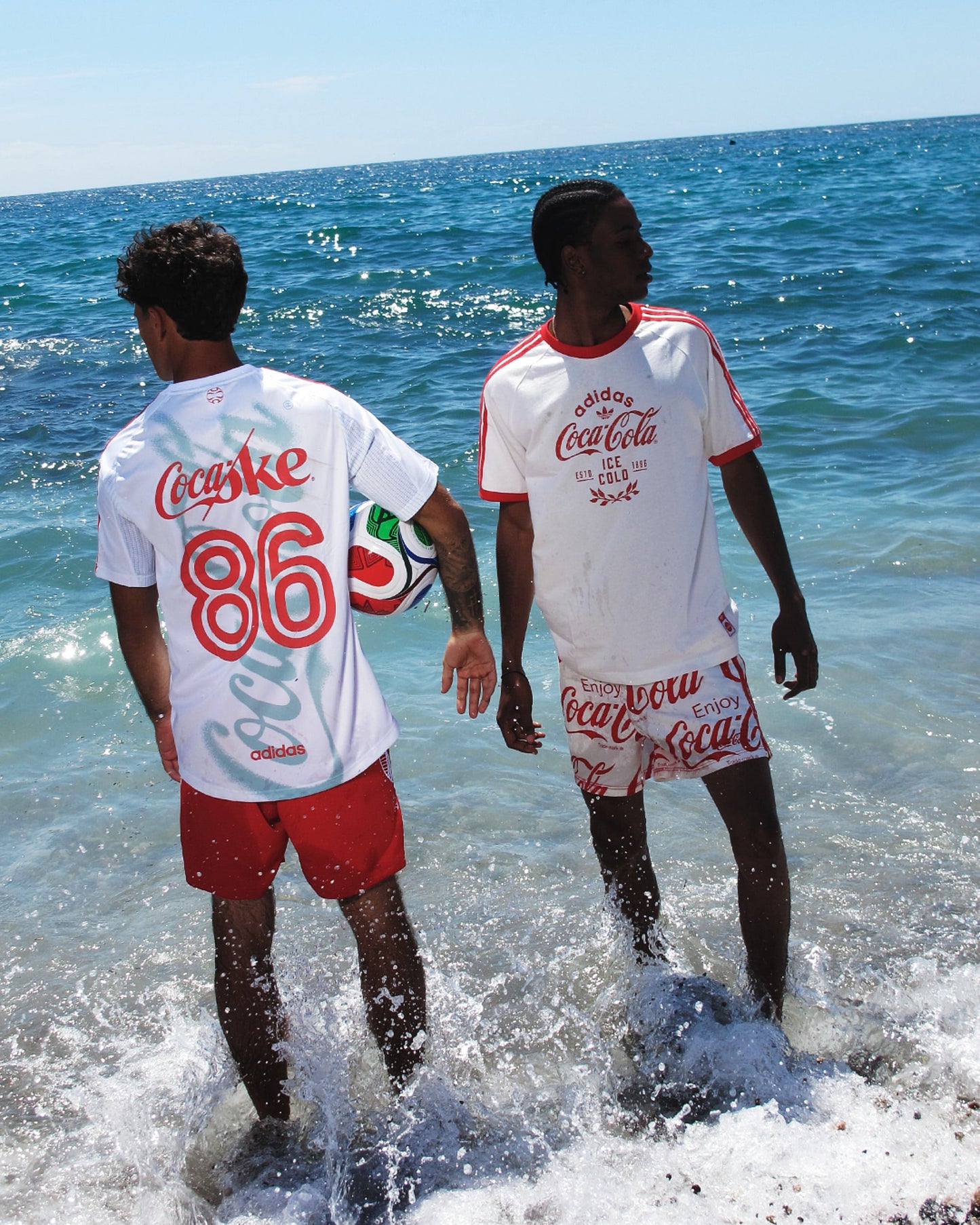 Camiseta con logo adidas Originals x Coca-Cola Cali para hombre