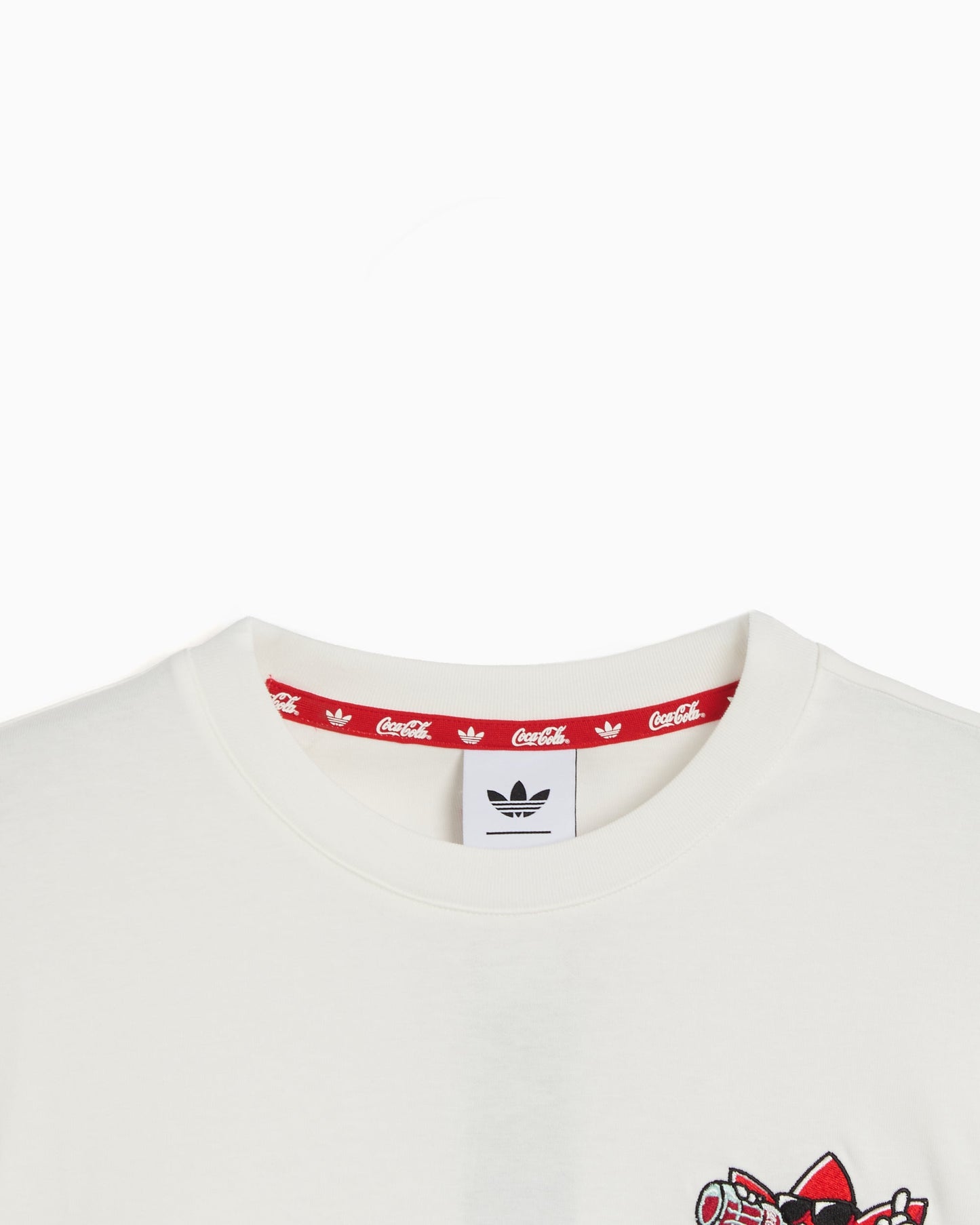 Camiseta con gráfico Relaxed adidas Originals x Coca-Cola Trefi para mujer