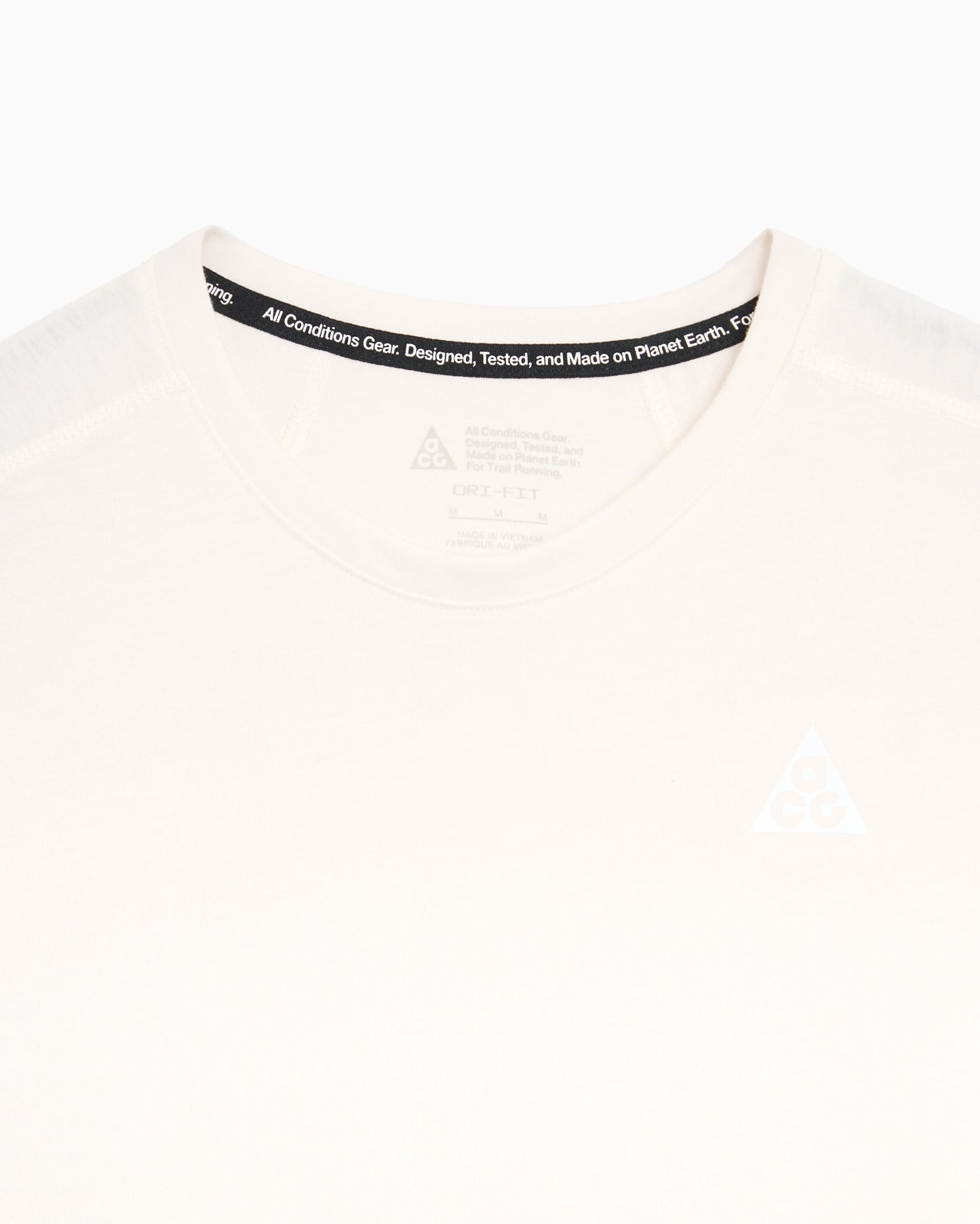 Camiseta Nike ACG Running Dri-FIT para mujer