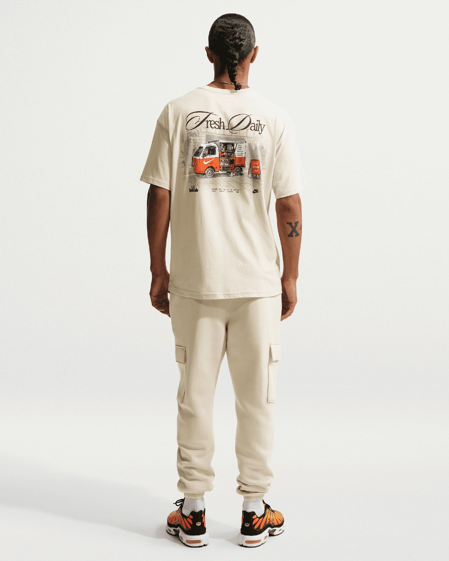 Camiseta con gráfico Relaxed Nike Sportswear para hombre