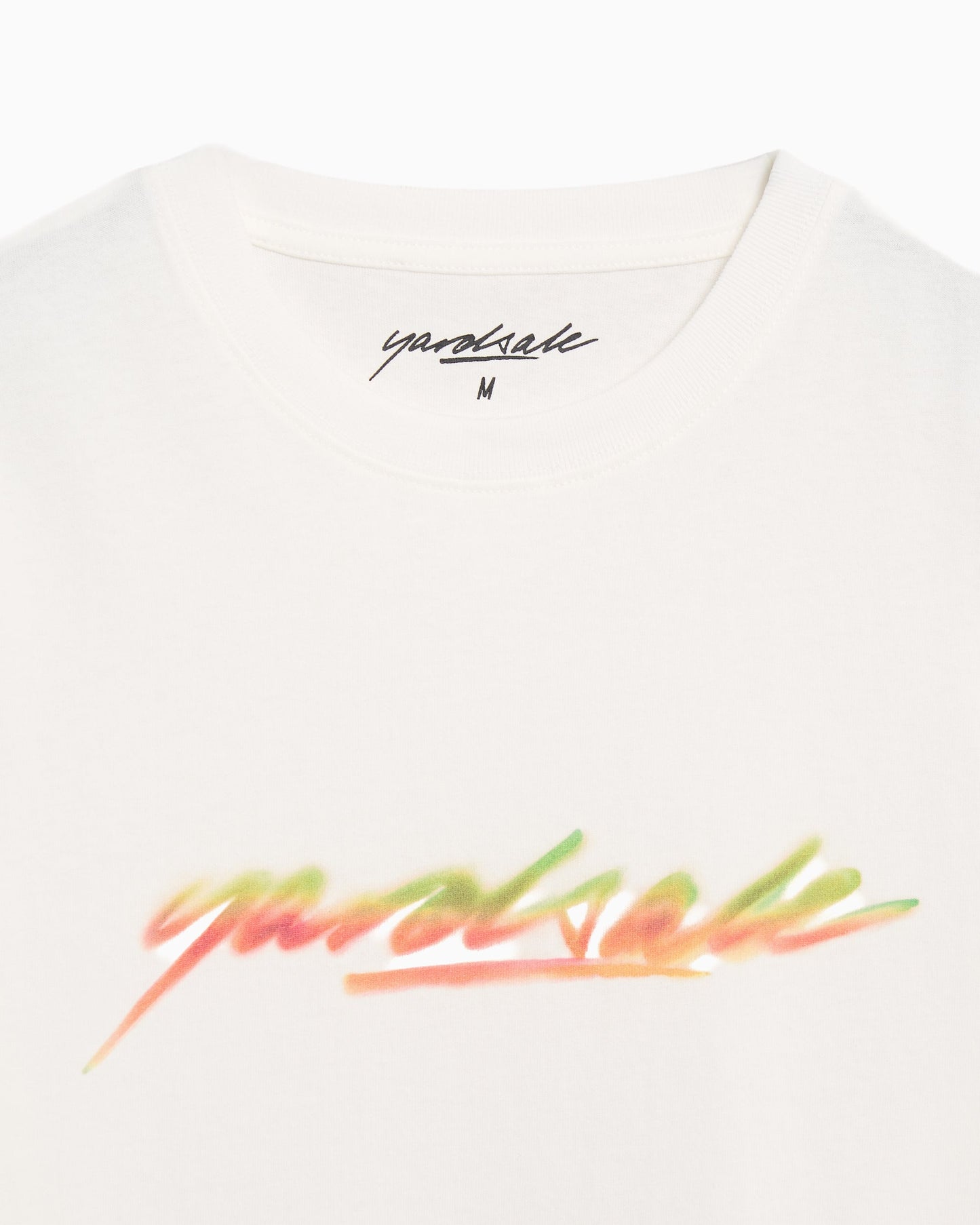 Camiseta con gráfico Relaxed Yardsale XXX Script Spray para hombre