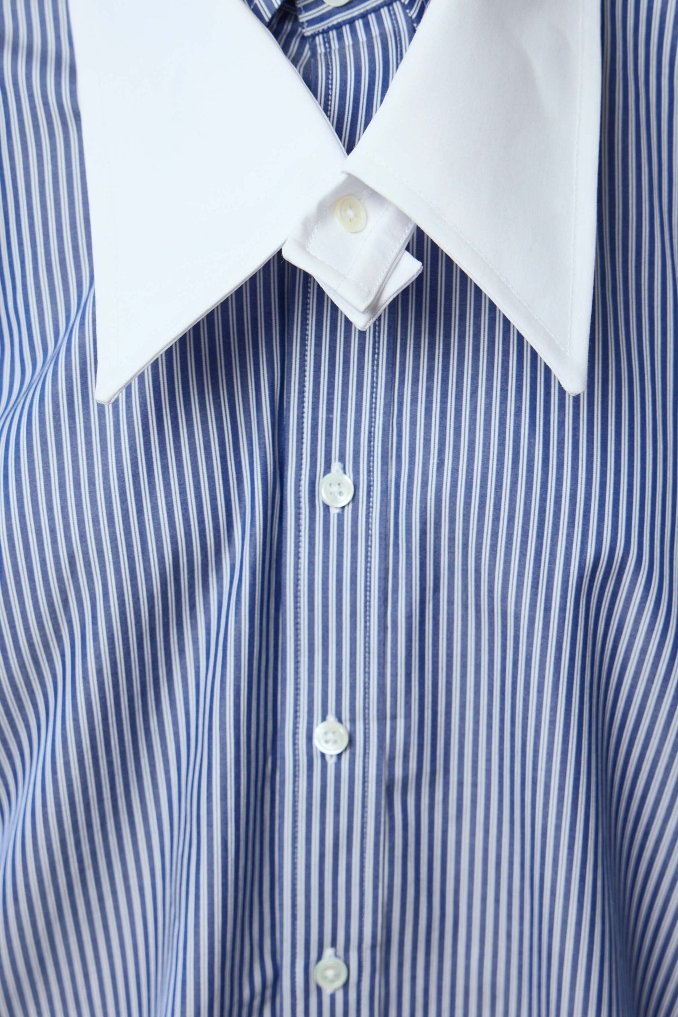 Women Striped Fly Away Collar Button Down Woven