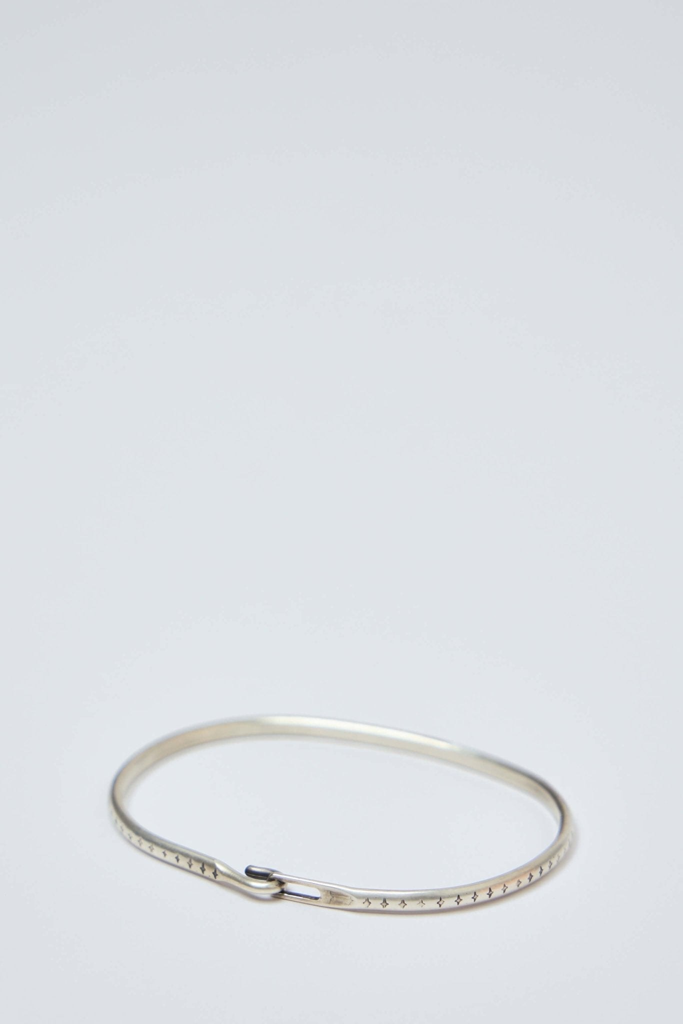 Bangle Hook Pattern