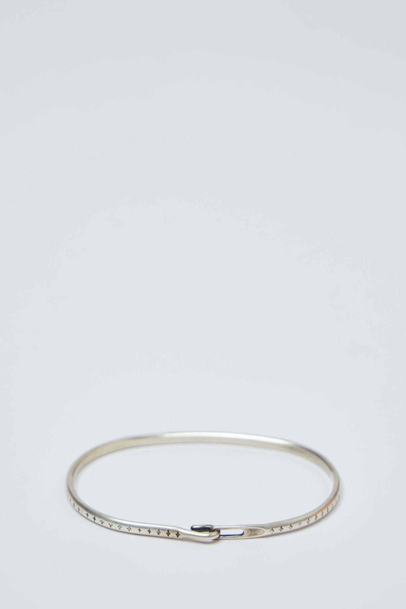 Bangle Hook Pattern