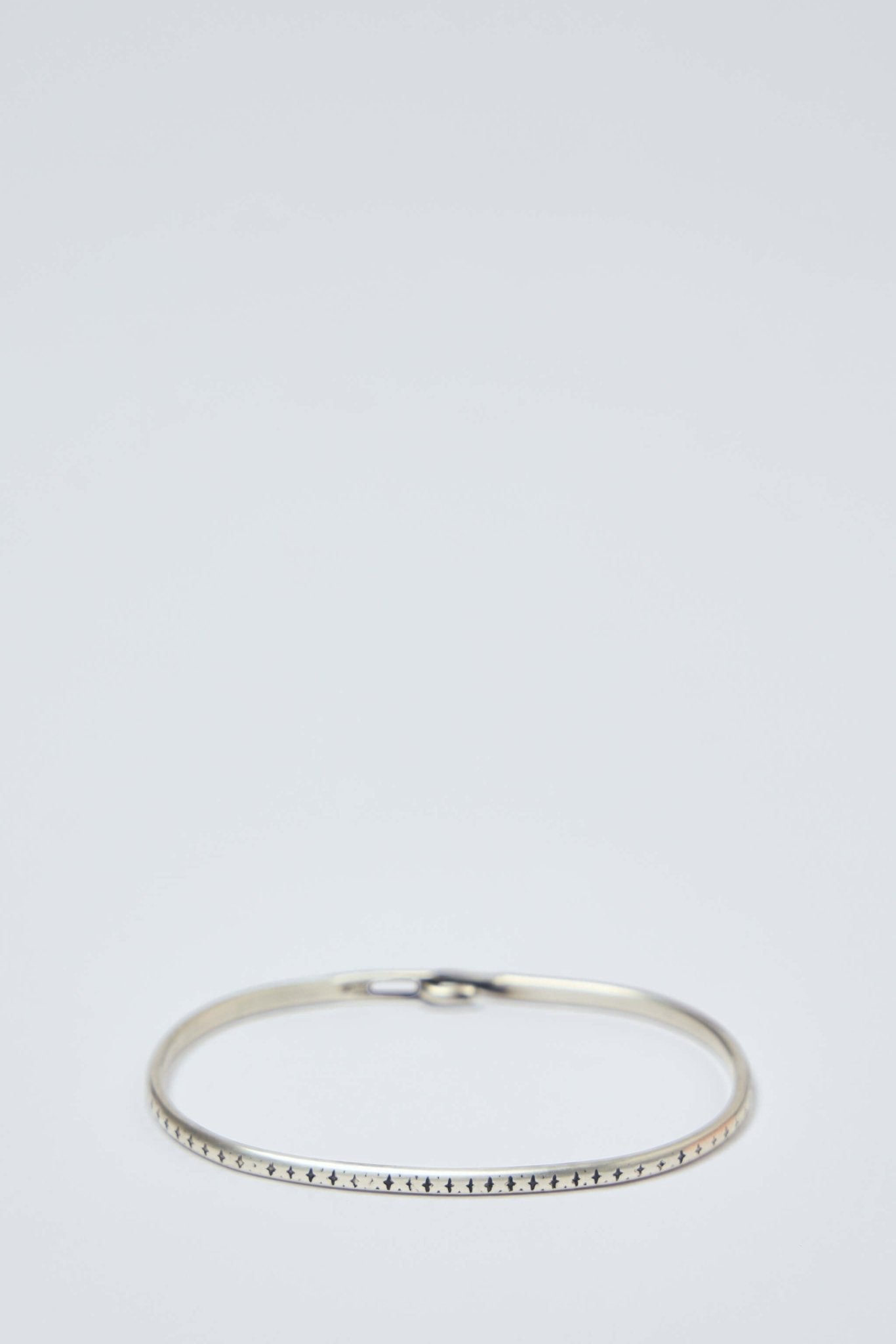 Bangle Hook Pattern