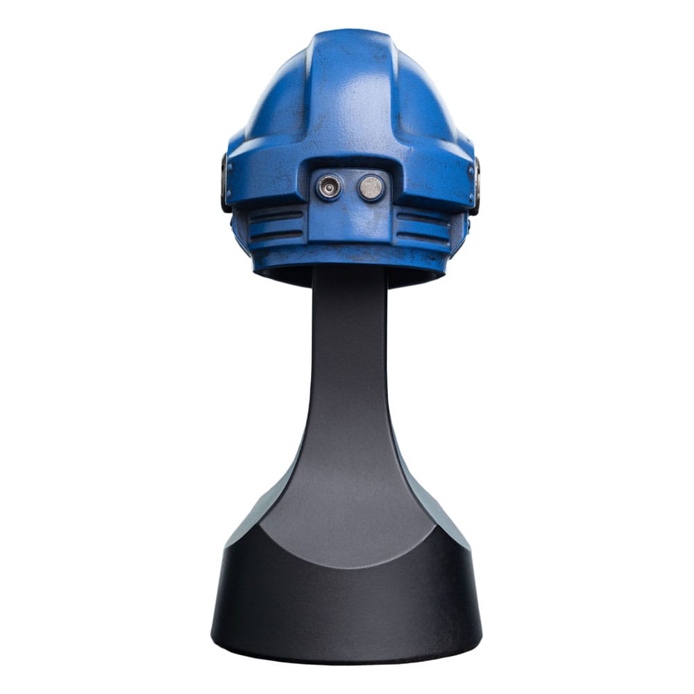 Warhammer 40,000 - Ultramarines Helm Replica | Weta Workshop