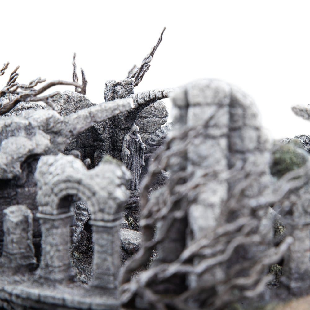 The Lord of the Rings - Weathertop Limited Edition Environment | Weta Workshop