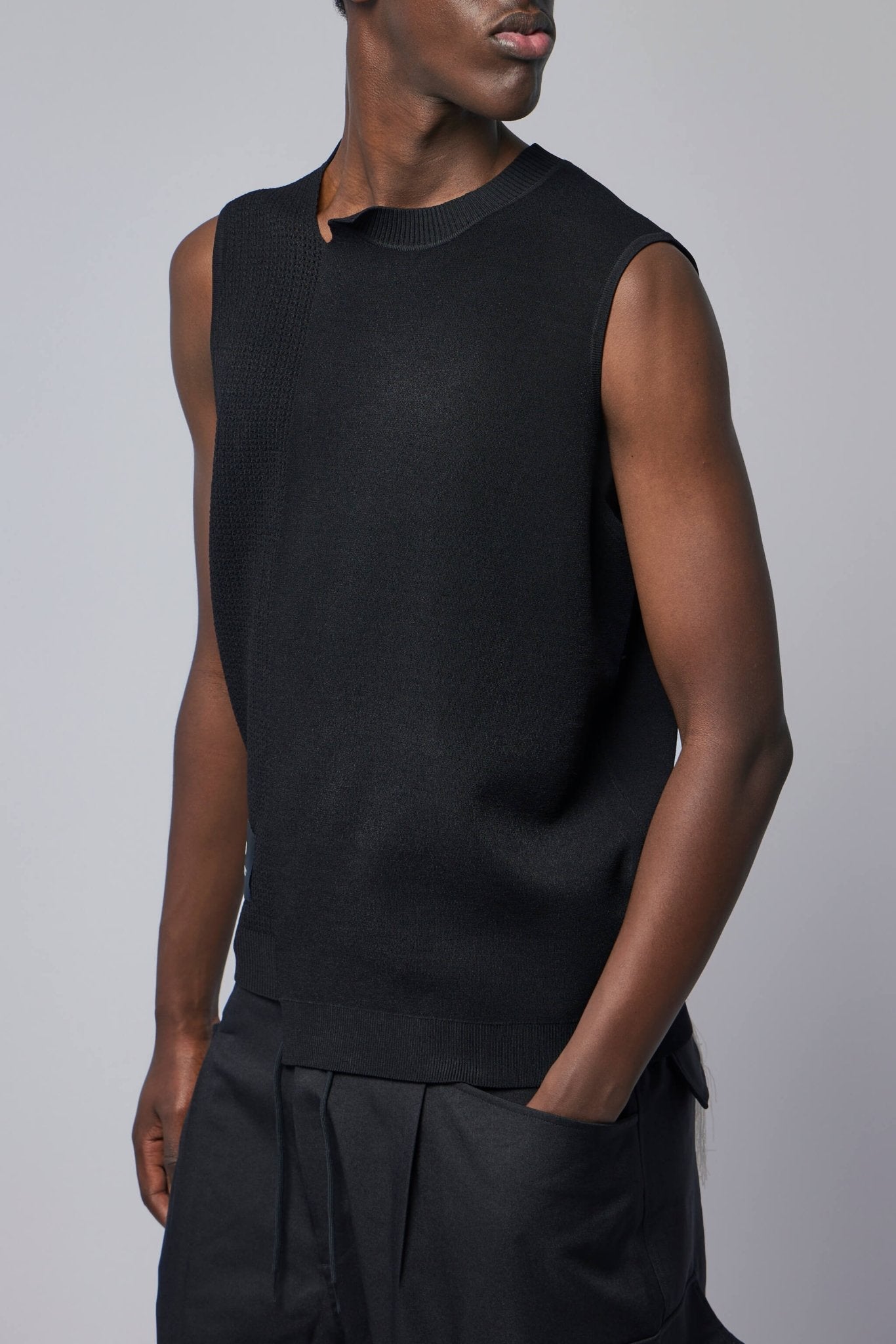 Gfx Knitted Vest